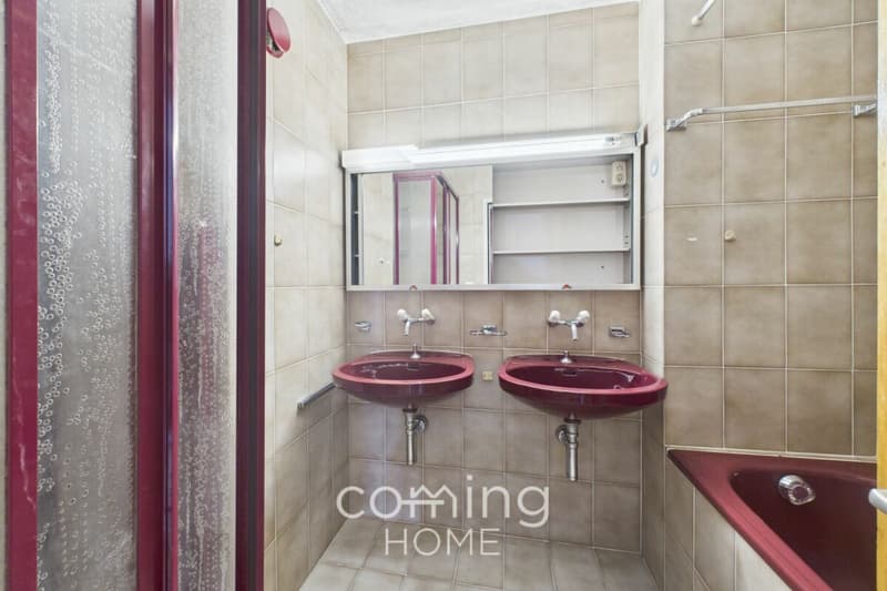 Spacious 4.5-room apartment in the center of Brig - quiet location with mountain views (7)