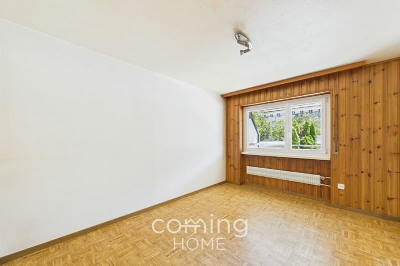 Well-maintained 4.5-room apartment in Steg-Hohtenn with sunny balcony and mountain views (8)
