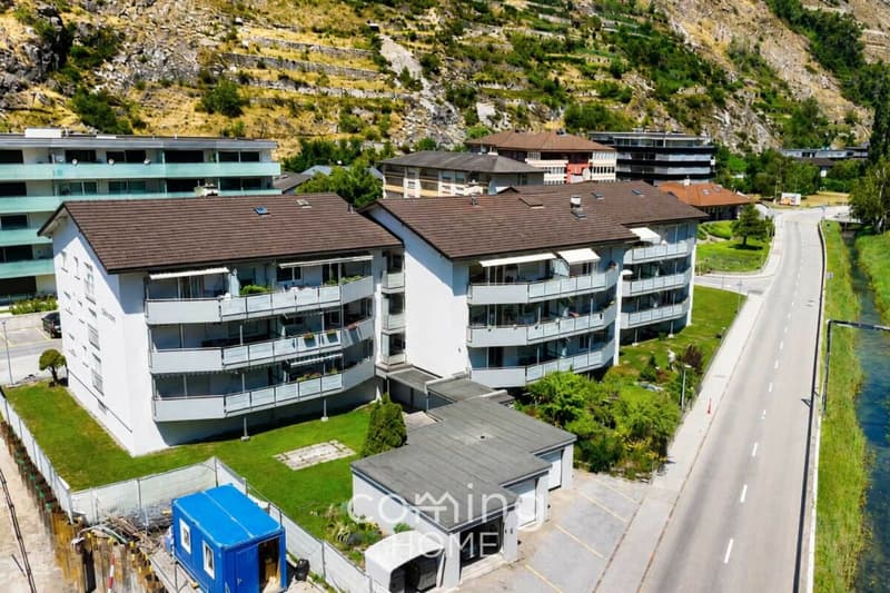 Well-maintained 4.5-room apartment in Steg-Hohtenn with sunny balcony and mountain views (1)