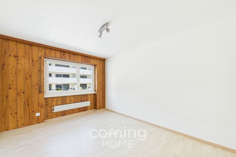 Well-maintained 4.5-room apartment in Steg-Hohtenn with sunny balcony and mountain views (7)