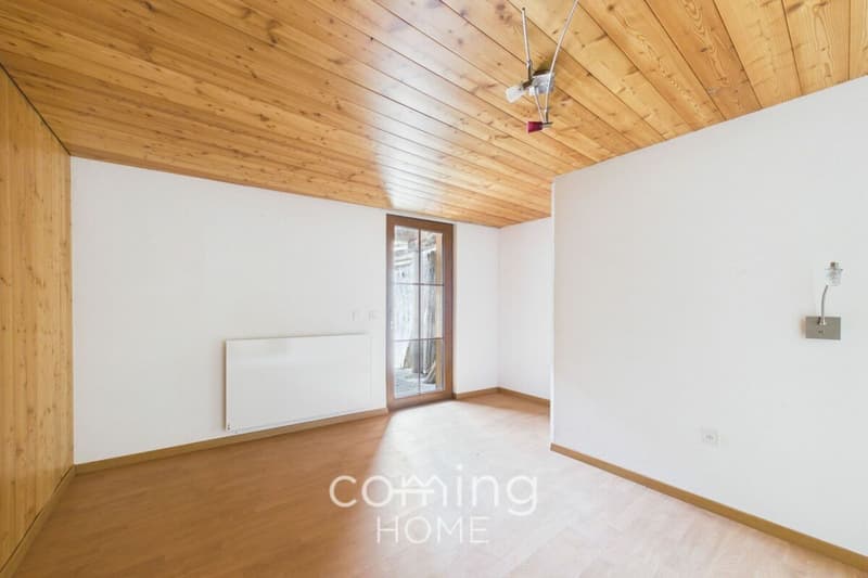 Zweifamilienhaus in Unterems - Chalet-Charme, Panoramaaussicht, flexible Nutzung (3)