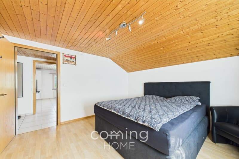 4-Zimmer-Dachwohnung in Ried-Brig - Renoviert, sonnig, mit Bergsicht (6)
