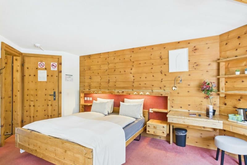 Möbliertes Hotelzimmer mit Balkon - wochenweise in Saas-Fee (3)