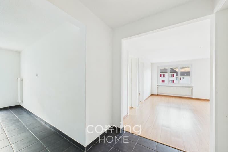 Sonnige 3.5-Zimmerwohnung mit Balkon und Bergsicht in ruhiger Lage (9)