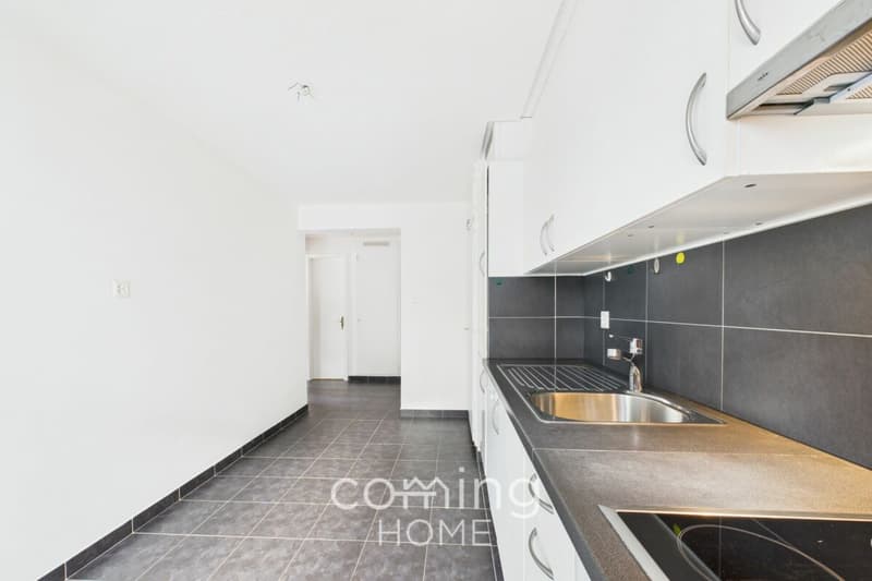 Sonnige 3.5-Zimmerwohnung mit Balkon und Bergsicht in ruhiger Lage (4)