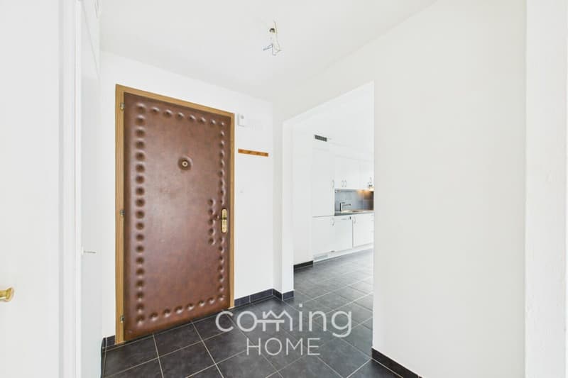 Sonnige 3.5-Zimmerwohnung mit Balkon und Bergsicht in ruhiger Lage (13)