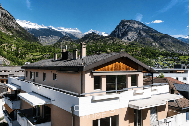 Attikawohnung in Brig-Glis - 5.5 Zimmer, Panorama-Bergsicht und Blick auf das Stockalperschloss (2)