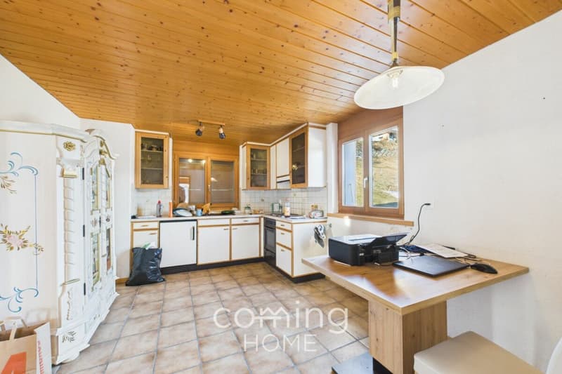 Wohnen und bauen in Mund - 5.5-Zimmer-Chalet mit Garten und vier W2-Bauparzellen (6)