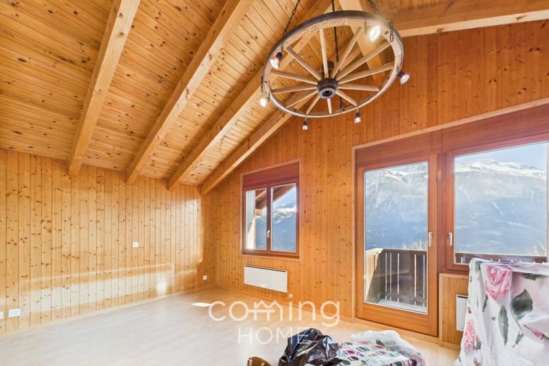 Wohnen und bauen in Mund - 5.5-Zimmer-Chalet mit Garten und vier W2-Bauparzellen (9)