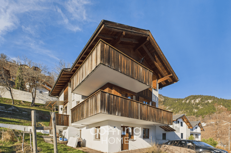 Wohnen und bauen in Mund - 5.5-Zimmer-Chalet mit Garten und vier W2-Bauparzellen (4)