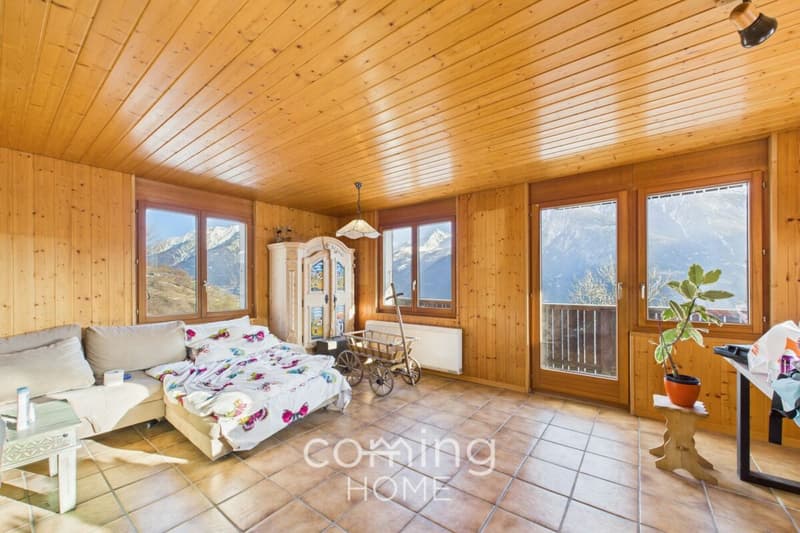 Wohnen und bauen in Mund - 5.5-Zimmer-Chalet mit Garten und vier W2-Bauparzellen (2)