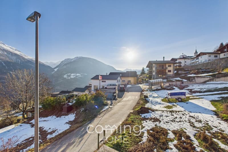 Wohnen und bauen in Mund - 5.5-Zimmer-Chalet mit Garten und vier W2-Bauparzellen (14)
