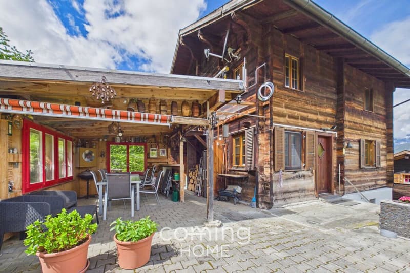 Wohnen und bauen in Ergisch - Chalet mit Bauland und sonniger Aussichtslage (1)