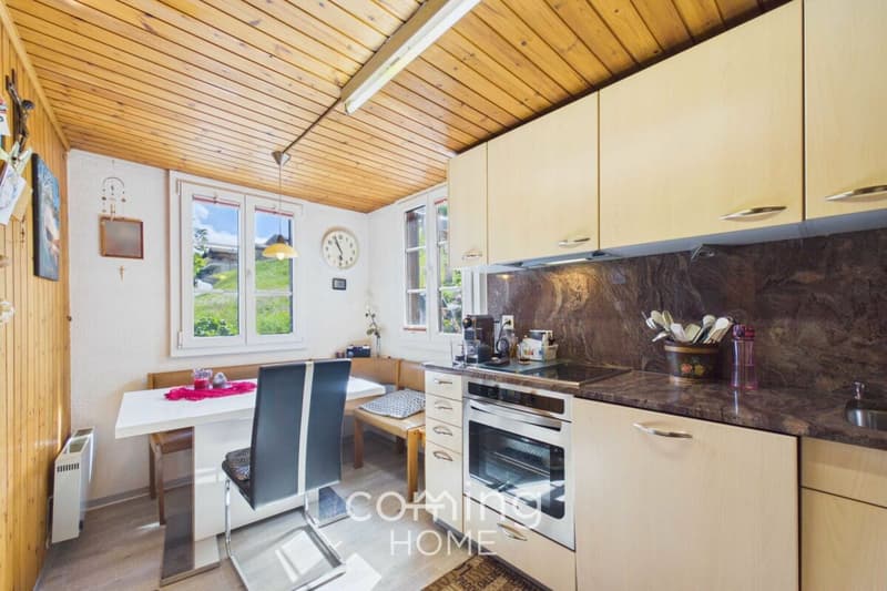 Wohnen und bauen in Ergisch - Chalet mit Bauland und sonniger Aussichtslage (3)