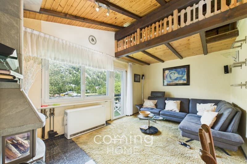 Gemütlich und alpin - 2.5-Zimmer-Wohnung mit Cheminée und Bergsicht in Saas-Grund (2)