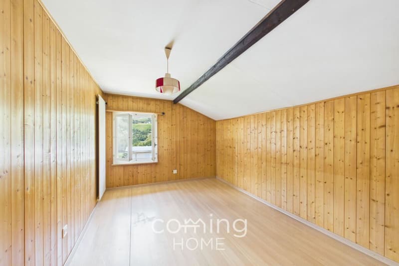 Ruhig, sonnig und grosszügig - 6-Zimmer-Wohnung mit Charme in Susten (12)