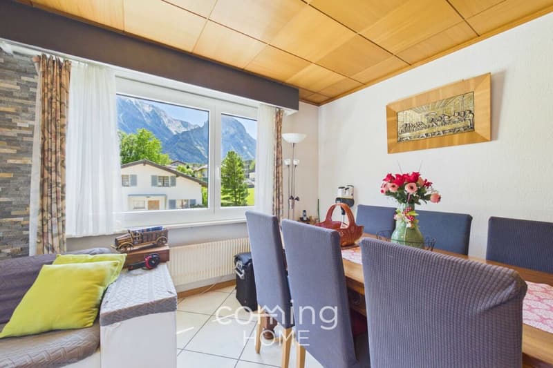 Balkon, Bergpanorama und viel Platz - familienfreundliche 4.5-Zimmer-Wohnung in Susten (8)