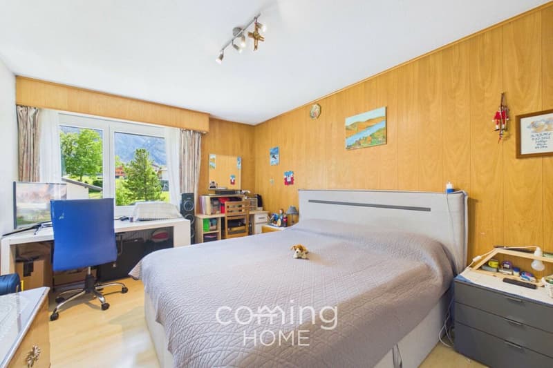 Balkon, Bergpanorama und viel Platz - familienfreundliche 4.5-Zimmer-Wohnung in Susten (9)