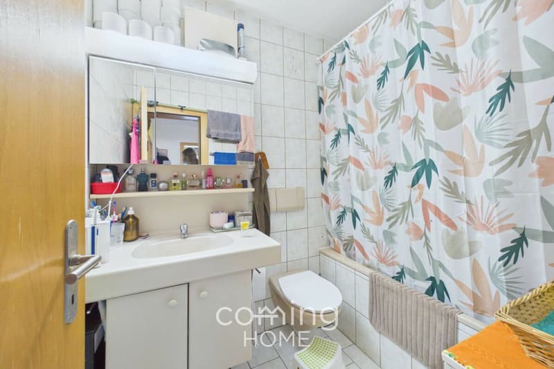 Balkon, Bergpanorama und viel Platz - familienfreundliche 4.5-Zimmer-Wohnung in Susten (11)