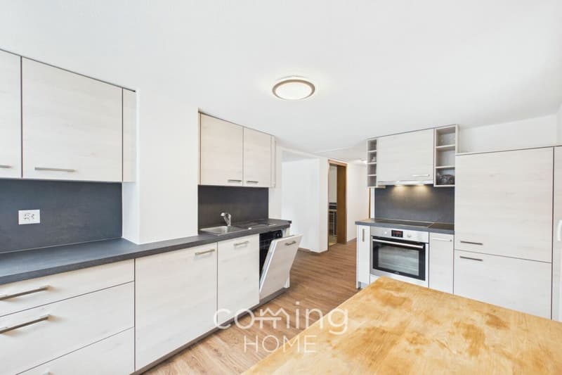 Wohnen mit Traumaussicht in Saas-Balen - charmante 4.5-Zimmer-Wohnung mit Bergsicht (2)