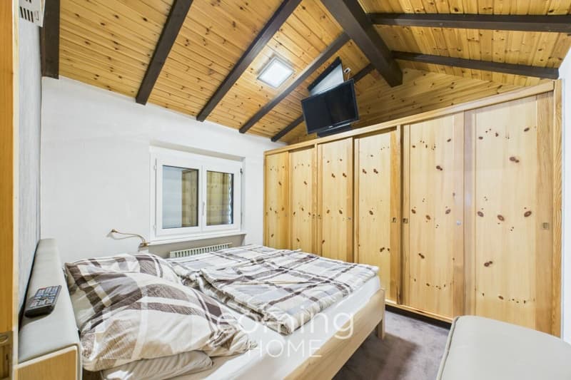 Abends am Cheminée, morgens mit Bergblick - 2.5-Zimmer-Wohnung in Saas-Grund (9)