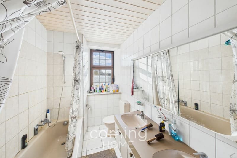 Charmante 4.5-Zimmer-Dachwohnung in Oensingen - mit zusätzlichem Estrich-Büroraum (7)
