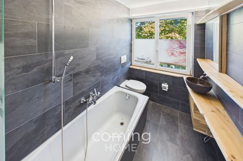 Modernisiertes 7.5-Zimmer-Einfamilienhaus mit Weitblick in Lohn-Ammannsegg (10)