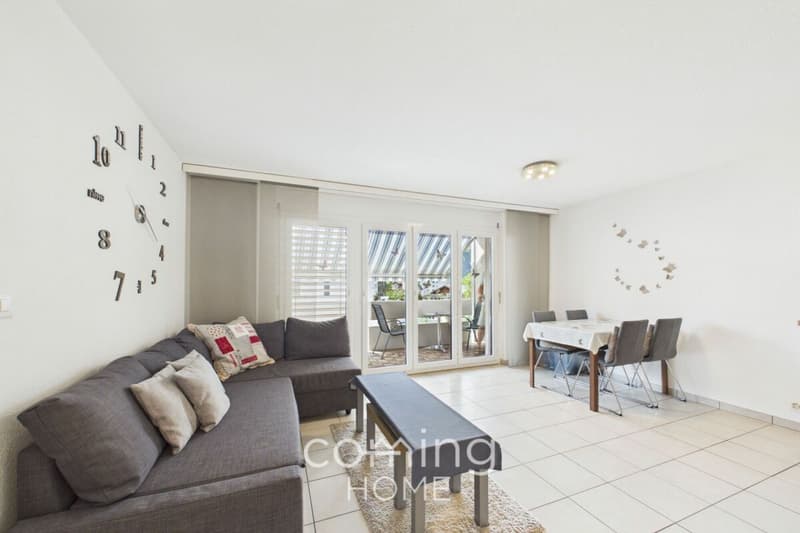 Renovierte 2.5 Zimmerwohnung in Naters mit sonnigem Balkon und Bergsicht (3)