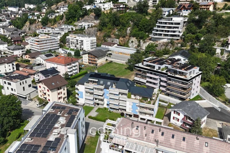 Renovierte 2.5 Zimmerwohnung in Naters mit sonnigem Balkon und Bergsicht (12)