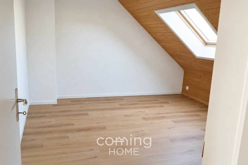 Modernisierte 2.5 Zimmer Dachwohnung mit Balkon in Thörigen (4)