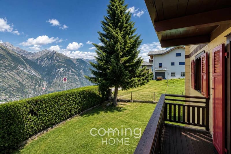 Charmantes Bergdomizil: Sonnige 4.5-Zimmer-Wohnung mit 2 Balkonen in Eischoll (4)