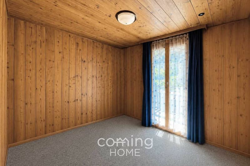 Charmantes Bergdomizil: Sonnige 4.5-Zimmer-Wohnung mit 2 Balkonen in Eischoll (7)