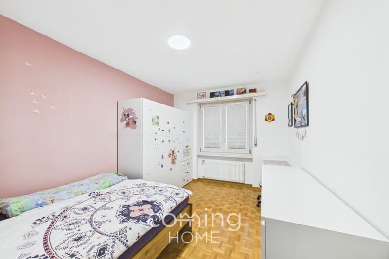 Sonnige 4.5 Zimmerwohnung in Steg mit Balkon und Bergsicht (6)