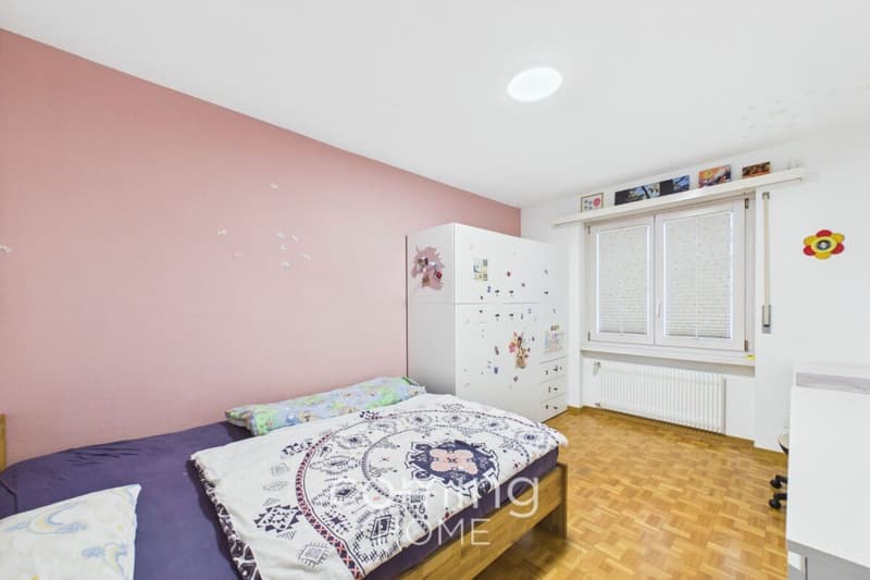 Sonnige 4.5 Zimmerwohnung in Steg mit Balkon und Bergsicht (9)