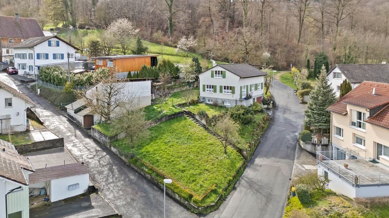Single-family house with outbuilding on a large plot with development potential (2)