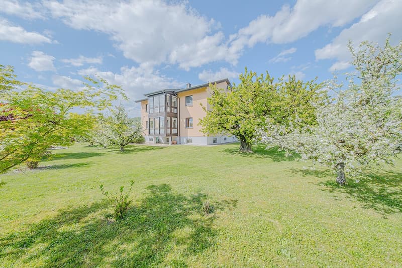Living with a wide view - well-maintained two-family house in a green area (2)