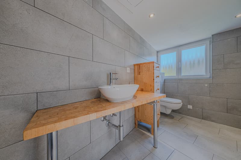 Immeuble d'habitation et de commerce rénové dans un emplacement central idéal à Liestal (10)