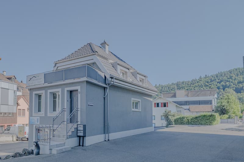 Immeuble d'habitation et de commerce rénové dans un emplacement central idéal à Liestal (12)