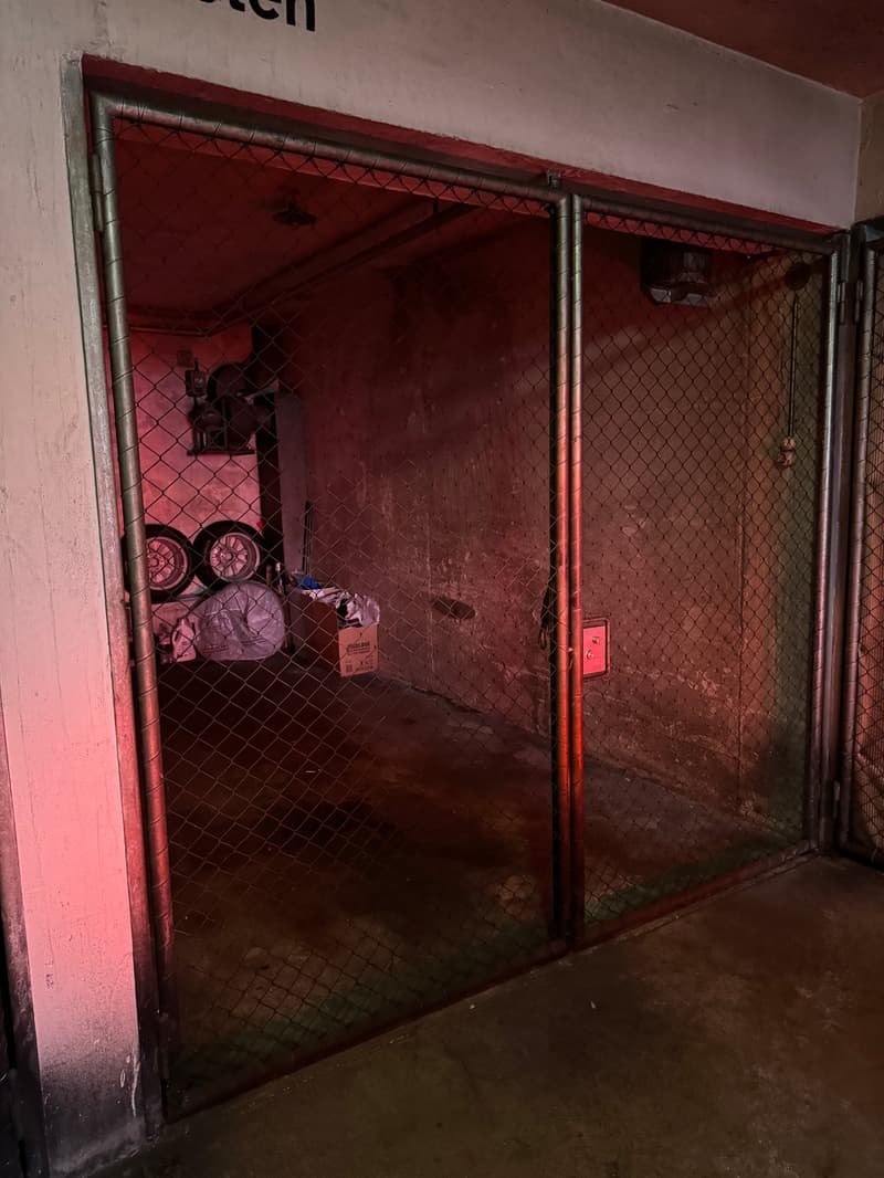 Single garage for passenger cars in AEH for rent (1)