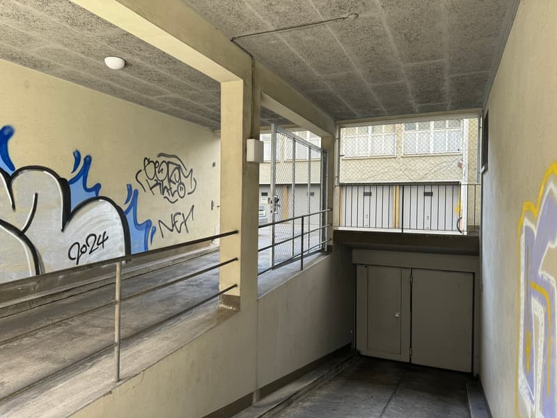 Single garage for passenger cars in AEH for rent (2)
