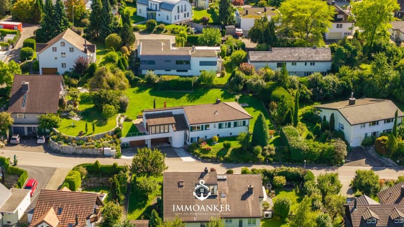 Spacieuse maison unifamiliale de 6,5 pièces avec beaucoup de terrain et de potentiel de développement à Dänikon (2)