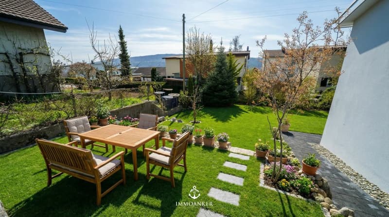 Spacious 8-room single-family house with annex and modern renovation in Hägendorf (13)