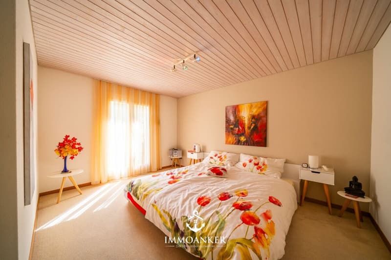 Grosszügiges 6.5-Zimmer-Einfamilienhaus mit viel Land und Entwicklungspotenzial in Dänikon (8)