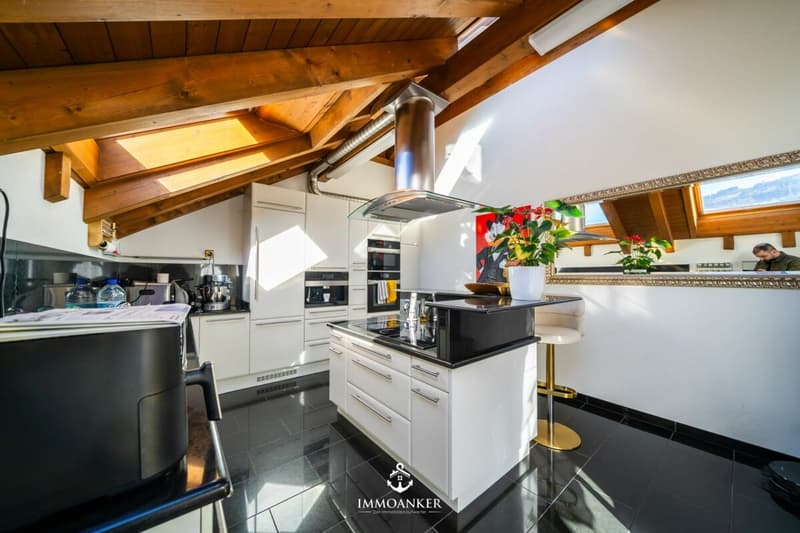 Exklusive 6.5-Zimmer-Dachgeschosswohnung mit Lift direkt in die Wohnung - Seepark Altendorf (10)