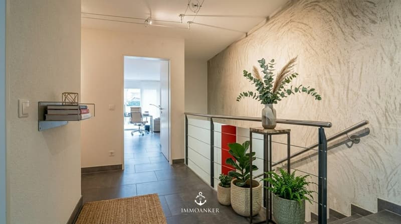 Casa a schiera architettonica con spazio, luce e privacy a Gockhausen (4)