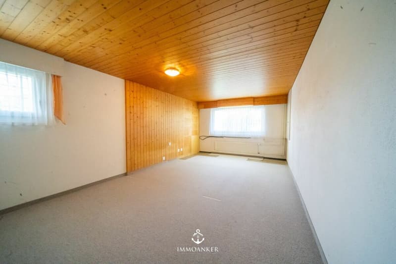 Charmantes 7-Zimmer-Einfamilienhaus mit Garten, Terrasse und Einliegerpotenzial in Uzwil (5)