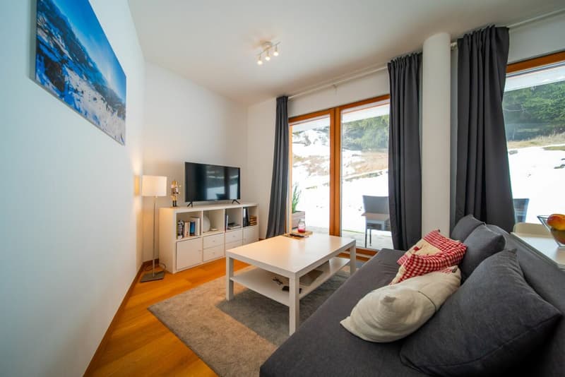 Modern 2.5-room terrace apartment with 20 m² terrace in Laax (2)