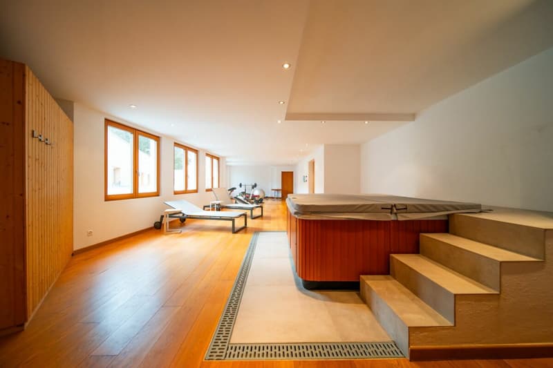 Modern 2.5-room terrace apartment with 20 m² terrace in Laax (7)