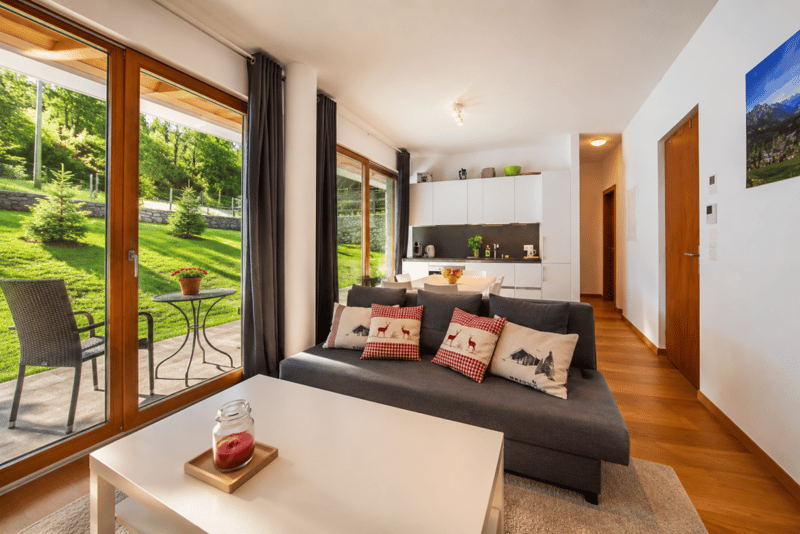 Moderne 2.5-Zimmer-Terrassenwohnung mit 20 m² Terrasse in Laax (6)