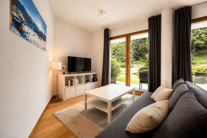 Moderne 2.5-Zimmer-Terrassenwohnung mit 20 m² Terrasse in Laax (7)